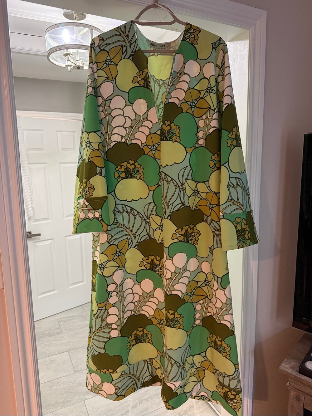Zara Green and Cream Floral Long-Sleeve Midi Dress